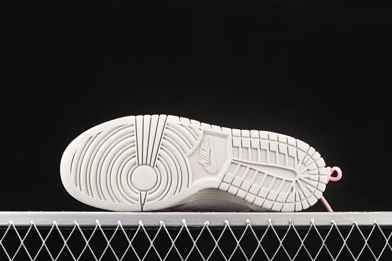 All Categories Nk SB Dunk Series Nk SB Dunk Low Low-top sneakers Pure original version OF x Nk Dunk Low OW Gray SB smashed backboard fashion casual sneakers DM1602-109